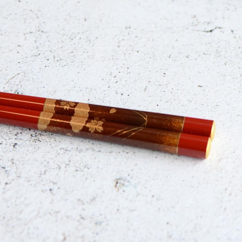 【輪島うるし箸 】橋本幸作漆器店 手描き蒔絵箸 金梨地 富士桜 朱 (1膳, 名入れ可)