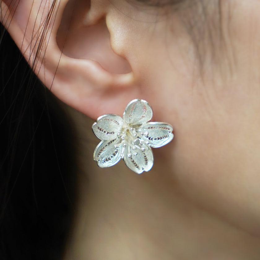 【ピアス】Cherry blossam drop | 銀細工 | CHECOS
