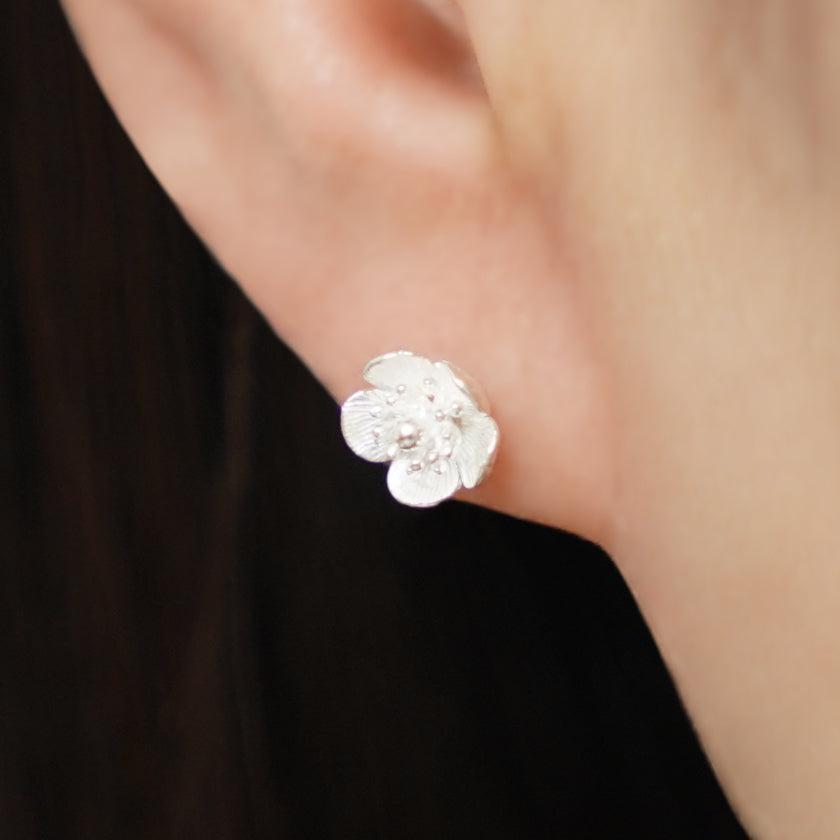 【ピアス】Japanese apricot | 銀細工 | CHECOS