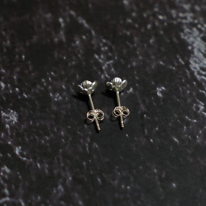 【ピアス】Japanese apricot | 銀細工 | CHECOS