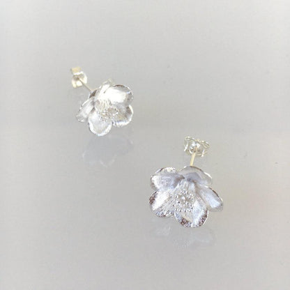 【ピアス】Camellia | 銀細工 | CHECOS