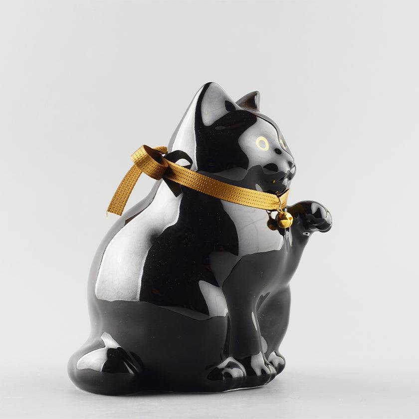 【招き猫】へそくりの招き猫 弍号 黒丸 | 肥前吉田焼 | Kata Koto