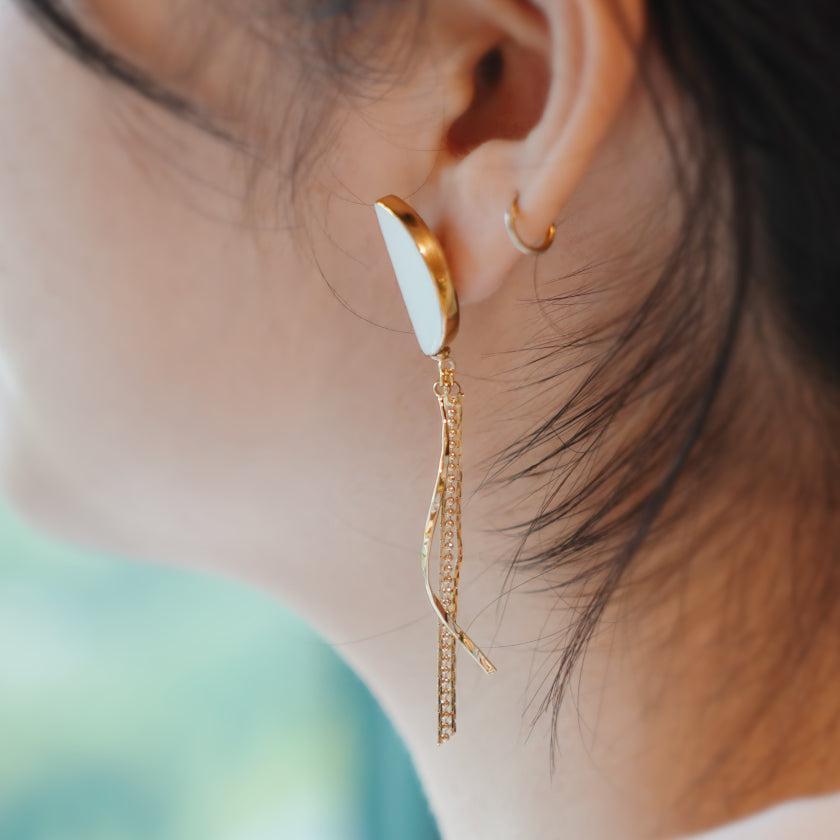 【ピアス】半月 | 有田焼 | 6.kiln