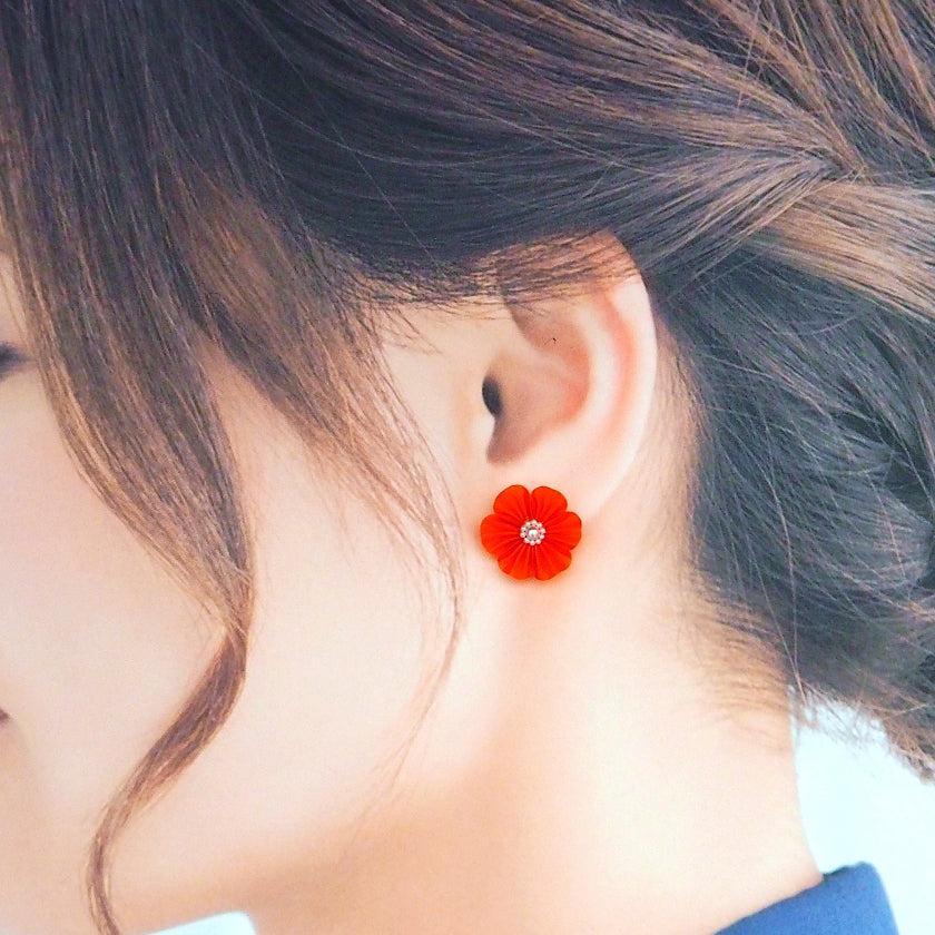 【ピアス】クロースフラワー 柑子 (こうじ) | つまみ細工