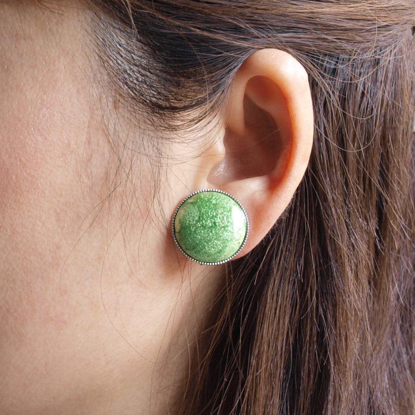 【イヤリング】丸20mm 透(Suke) 全6色 | 無線銀貼七宝