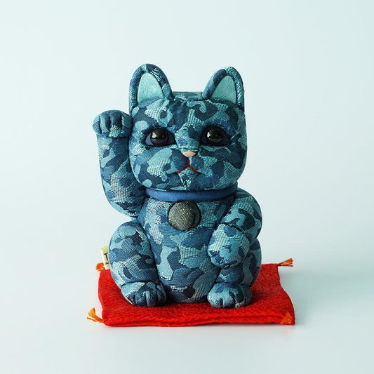 【招き猫】迷彩柄 (青) M | 江戸木目込み | 柿沼人形