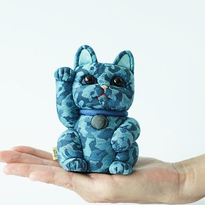 【招き猫】迷彩柄 (青) M | 江戸木目込み | 柿沼人形