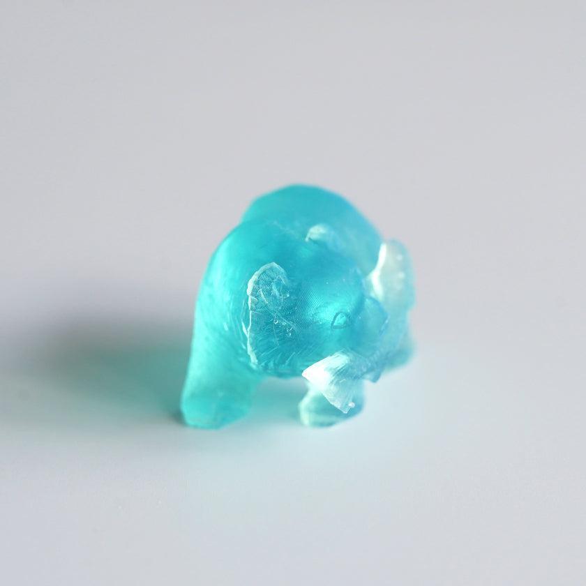 【置物】sinkop 鮭喰い熊 (水色) | アイヌ工芸