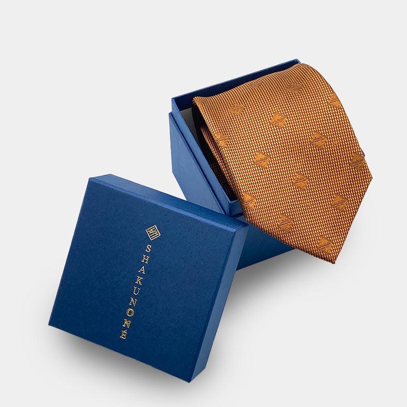 【ネクタイ】豊かな金茶 オリジナルロゴ | 国産シルク | SHAKUNONE (贈答用の紙袋付き)