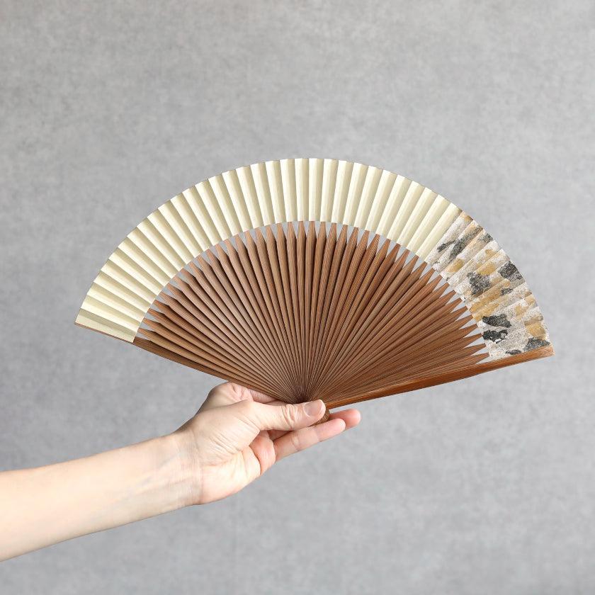 【扇子】箔彩 ベージュ 短地 6.5寸 | 京扇子 | 米原康人