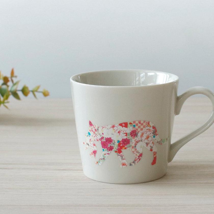 【マグカップ】温感 くわえる猫 (ニューボン) | 美濃焼 | 丸モ高木陶器
