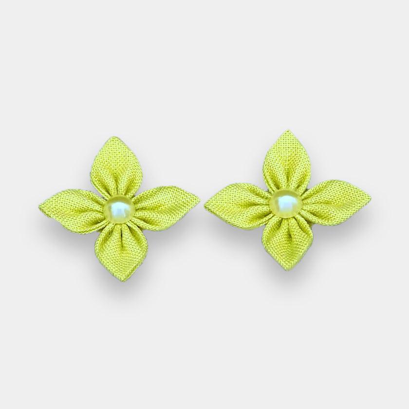【ピアス】クロースフラワーピアス サニーイエロー色 | つまみ細工 | eつまみ