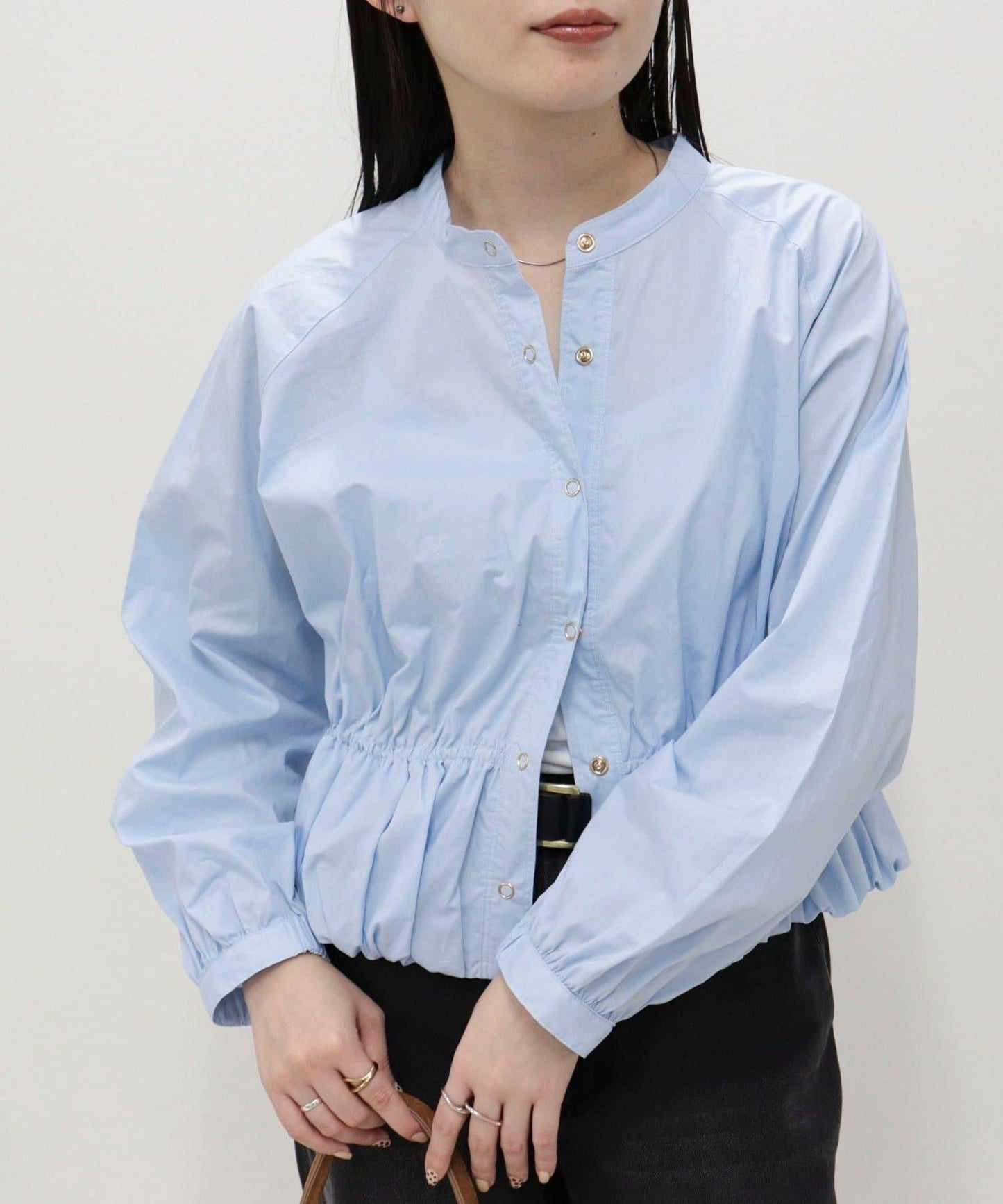 短款泡泡袖前開襟襯衫