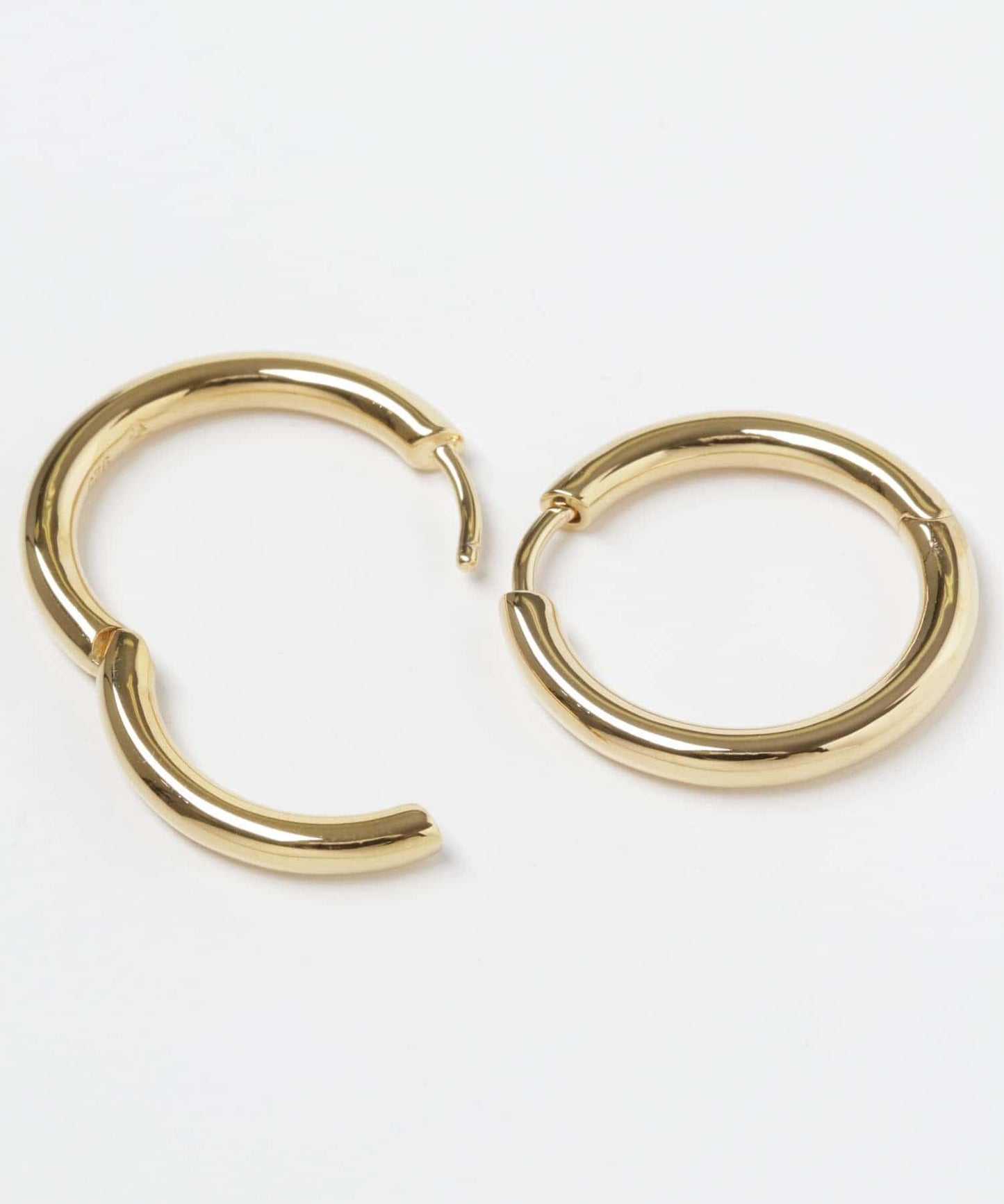 TOM WOOD CLASSIC HOOPS MEDIUM GOLD