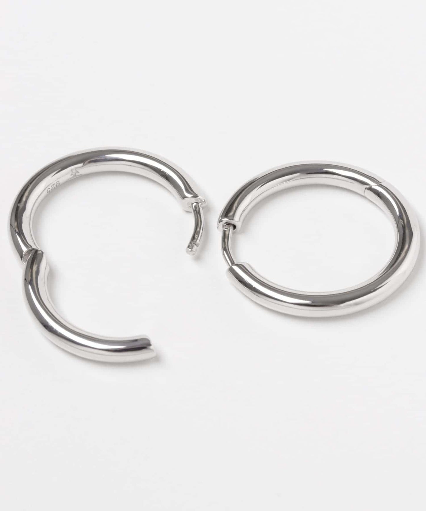 TOM WOOD CLASSIC HOOPS MEDIUM 經典款中號圓環耳環
