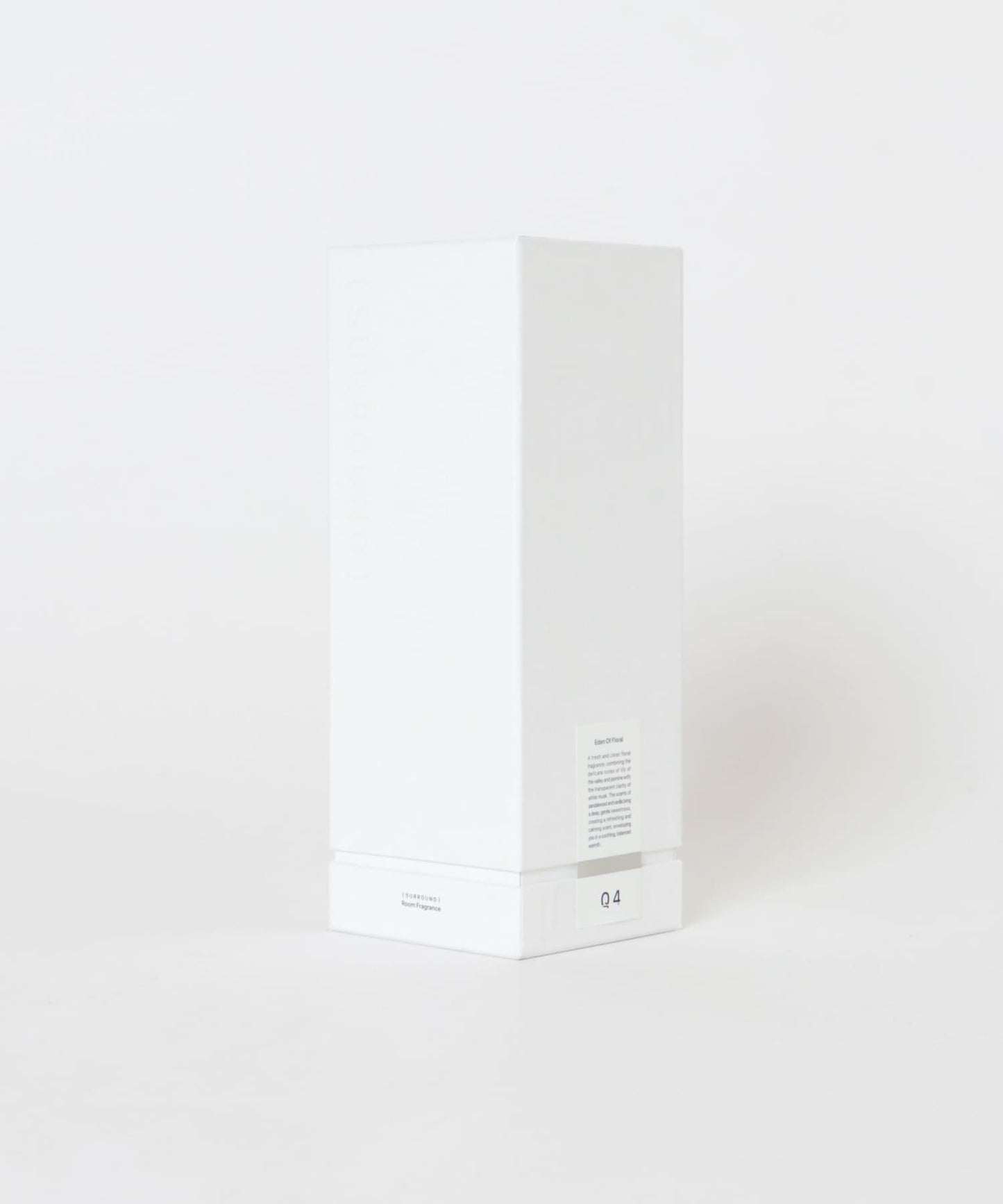 由於原始商品名中 **完全未出現子品類信息**，且按照規則**禁止擅自補充未提供的商品屬性或類型**，此類僅包含英文系列名/款名的商品，通常處理方式是： * 保留全部英文原文 * 將出現的可理解中文含義轉為中文（如有） * **不強行添加子品類** 因此本商品名無需改寫結構，只需將可解釋的部分轉成中文。 最終名稱如下： (SURROUND) RD Q4‑EDEN OF FLORAL