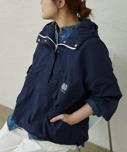 防潑水再生尼龍套頭風衣外套