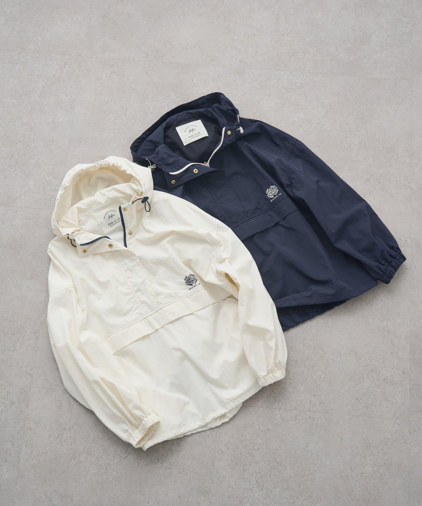 防潑水再生尼龍套頭風衣外套