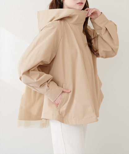 背部網紗荷葉擺設計 戶外風夾克