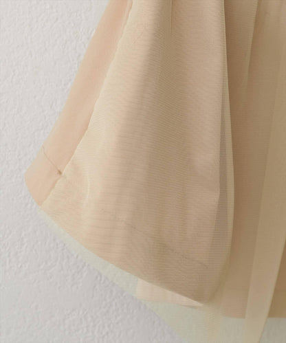 背部網紗荷葉擺設計 戶外風夾克