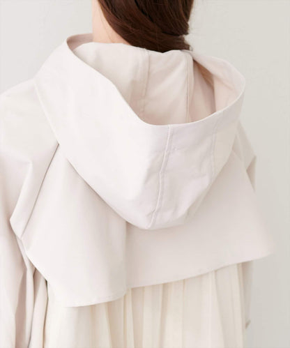 背部網紗荷葉擺設計 戶外風夾克