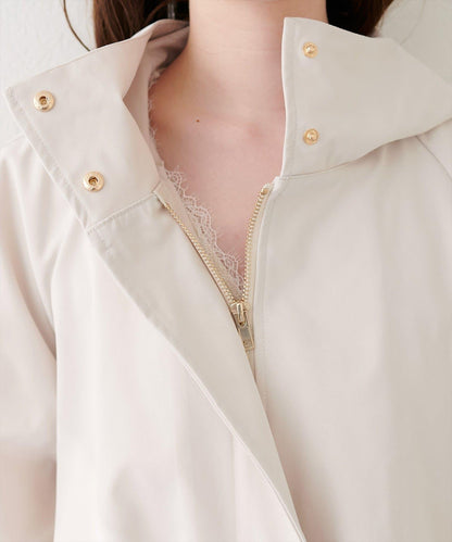 背部網紗荷葉擺設計 戶外風夾克