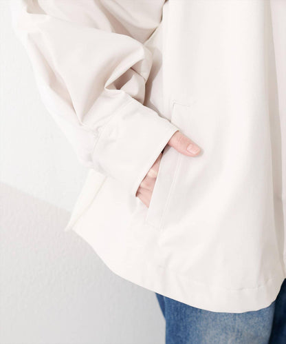 背部網紗荷葉擺設計 戶外風夾克