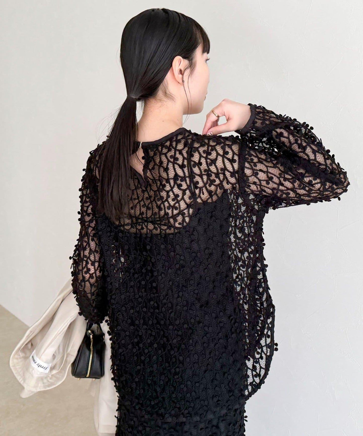 焦點圓點刺繡套頭上衣