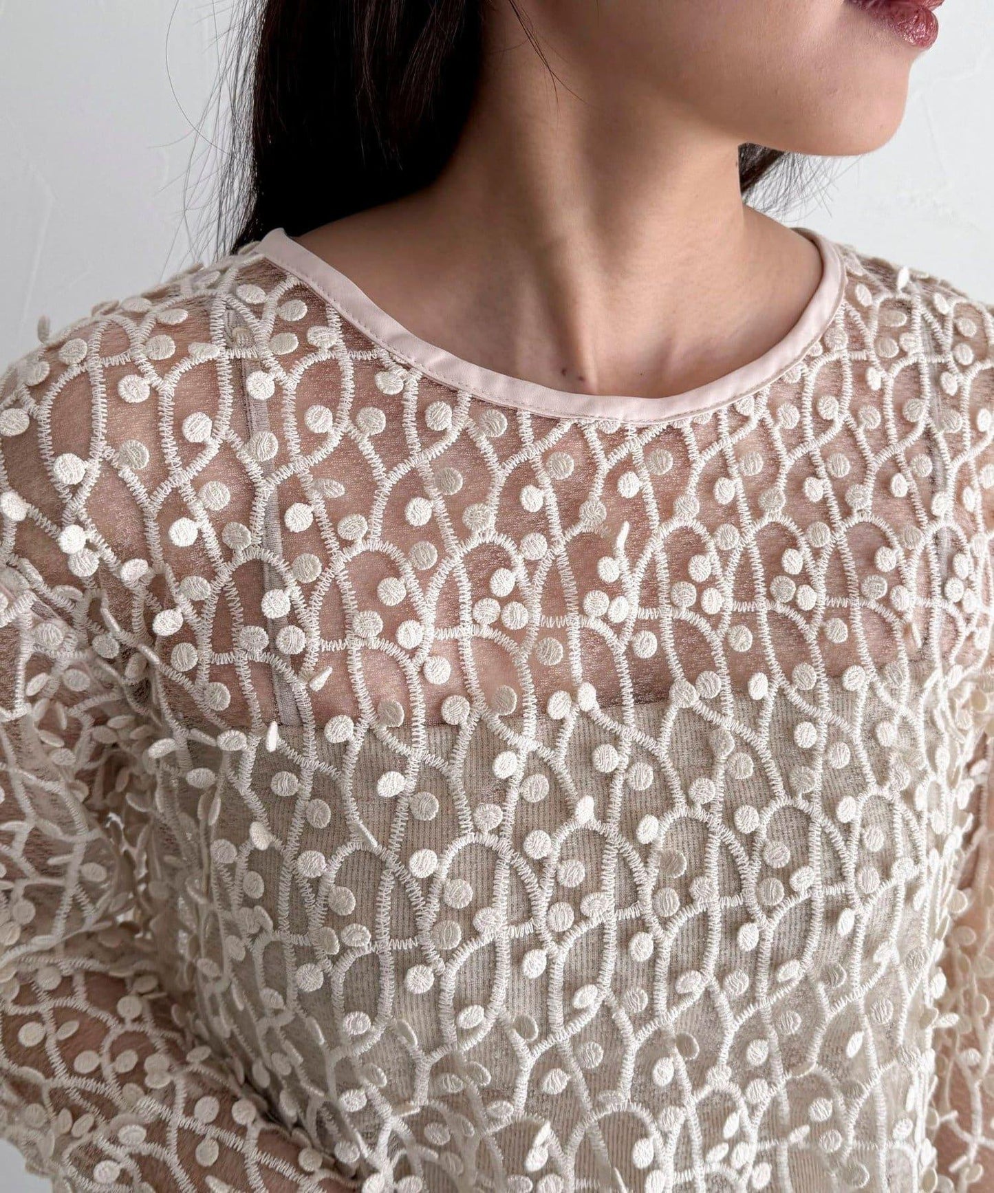焦點圓點刺繡套頭上衣