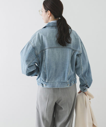 LEVI’S EXCLUSIVE 90S TRUCKER