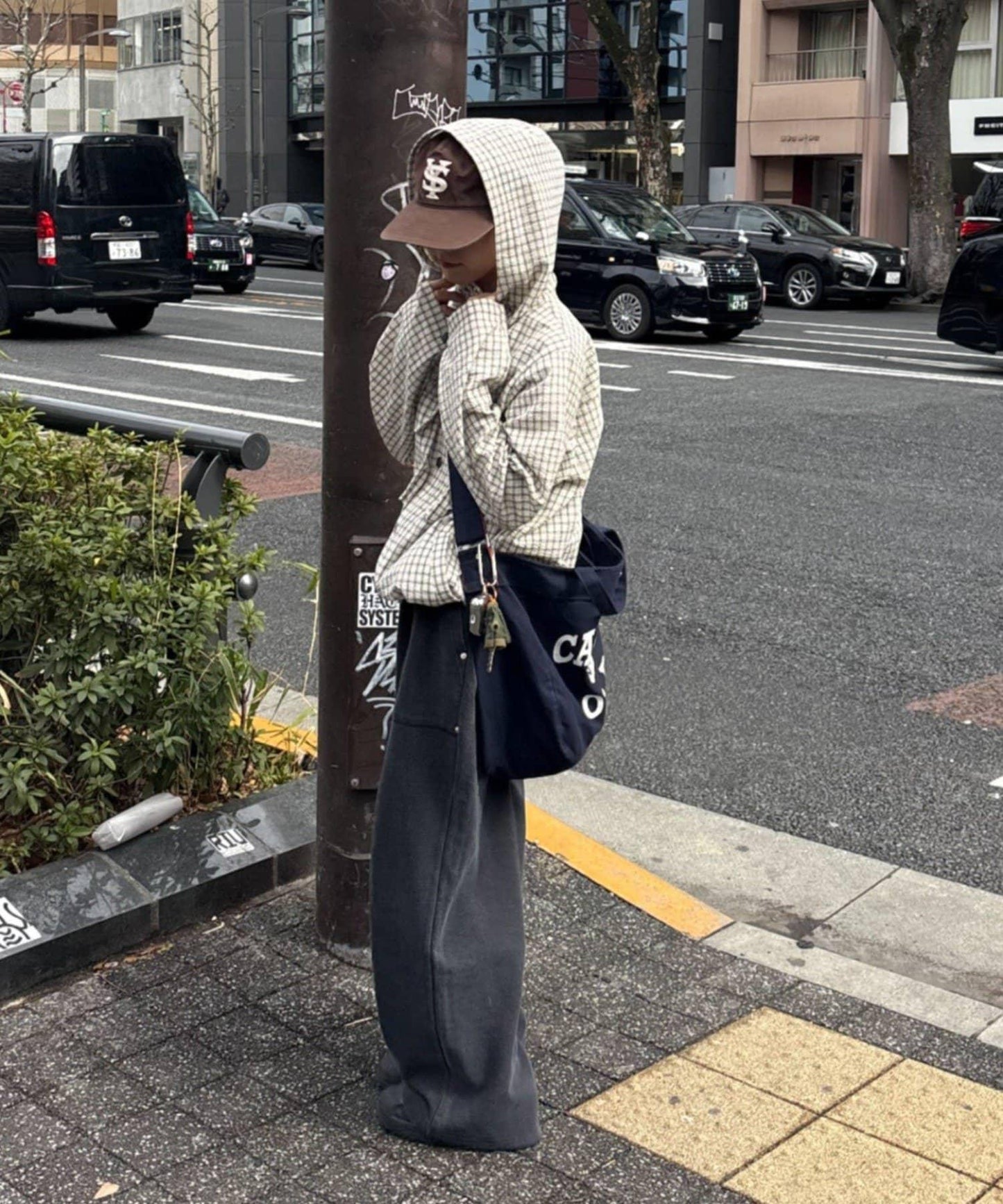 防潑水帆布斜挎包 UNISEX
