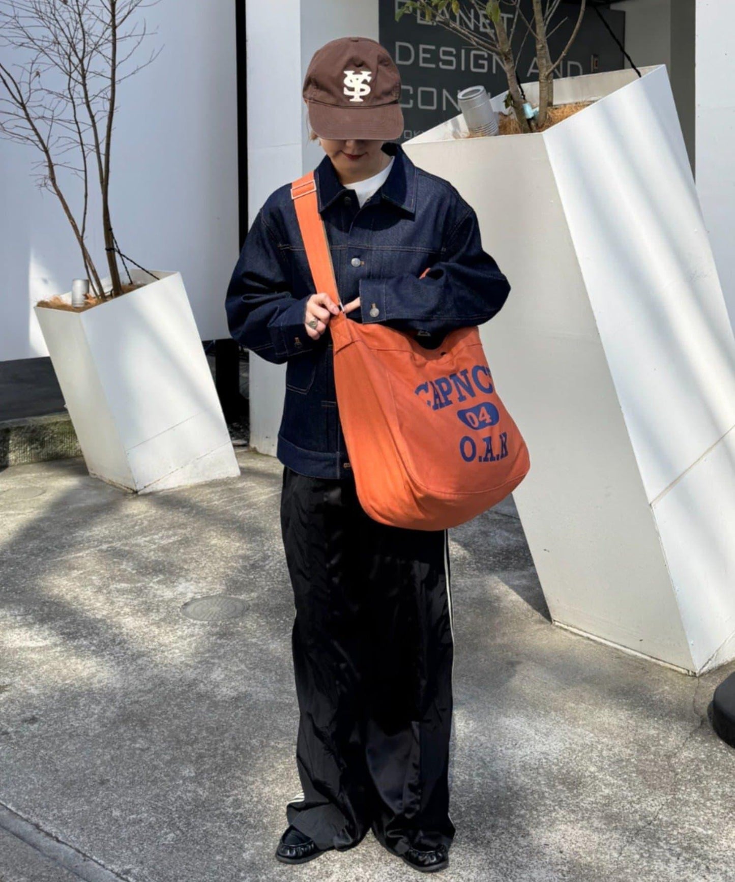 防潑水帆布斜挎包 UNISEX