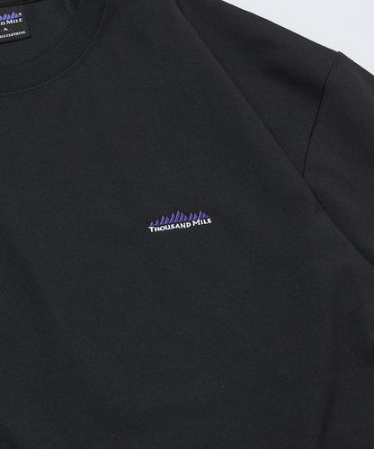THOUSAND MILE×FREAK'S STORE 抗菌防臭 吸水速幹 背部波浪字母印花 功能T恤