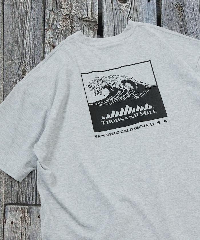 THOUSAND MILE×FREAK'S STORE 抗菌防臭 吸水速幹 背部波浪字母印花 功能T恤