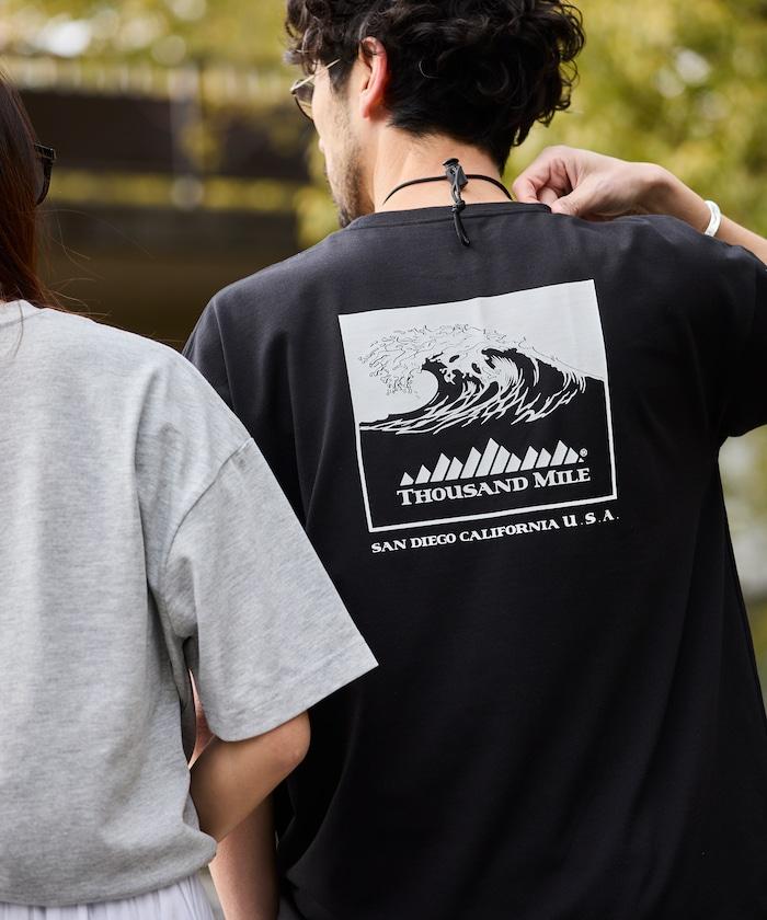 THOUSAND MILE×FREAK'S STORE 抗菌防臭 吸水速幹 背部波浪字母印花 功能T恤