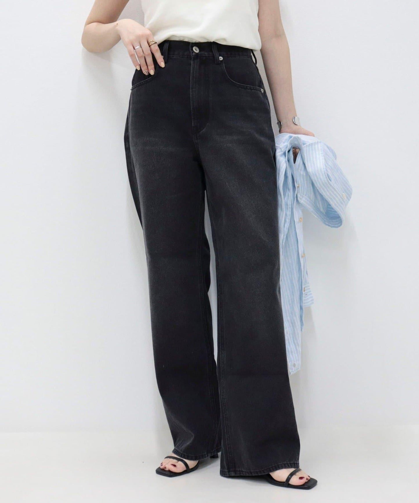 淺色直筒 BASIC STRAIGHT LIGHT DENIM 牛仔褲