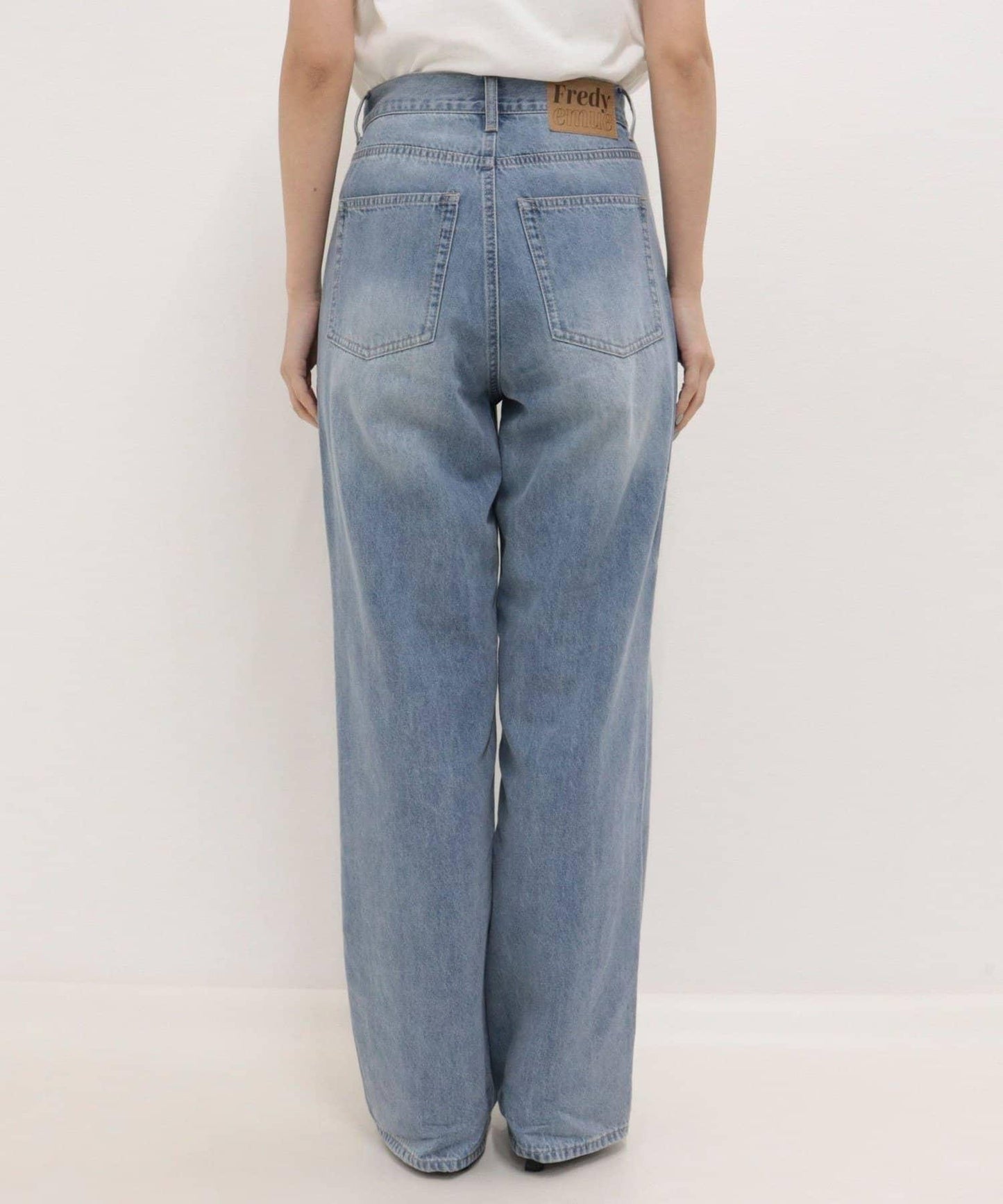 淺色直筒 BASIC STRAIGHT LIGHT DENIM 牛仔褲