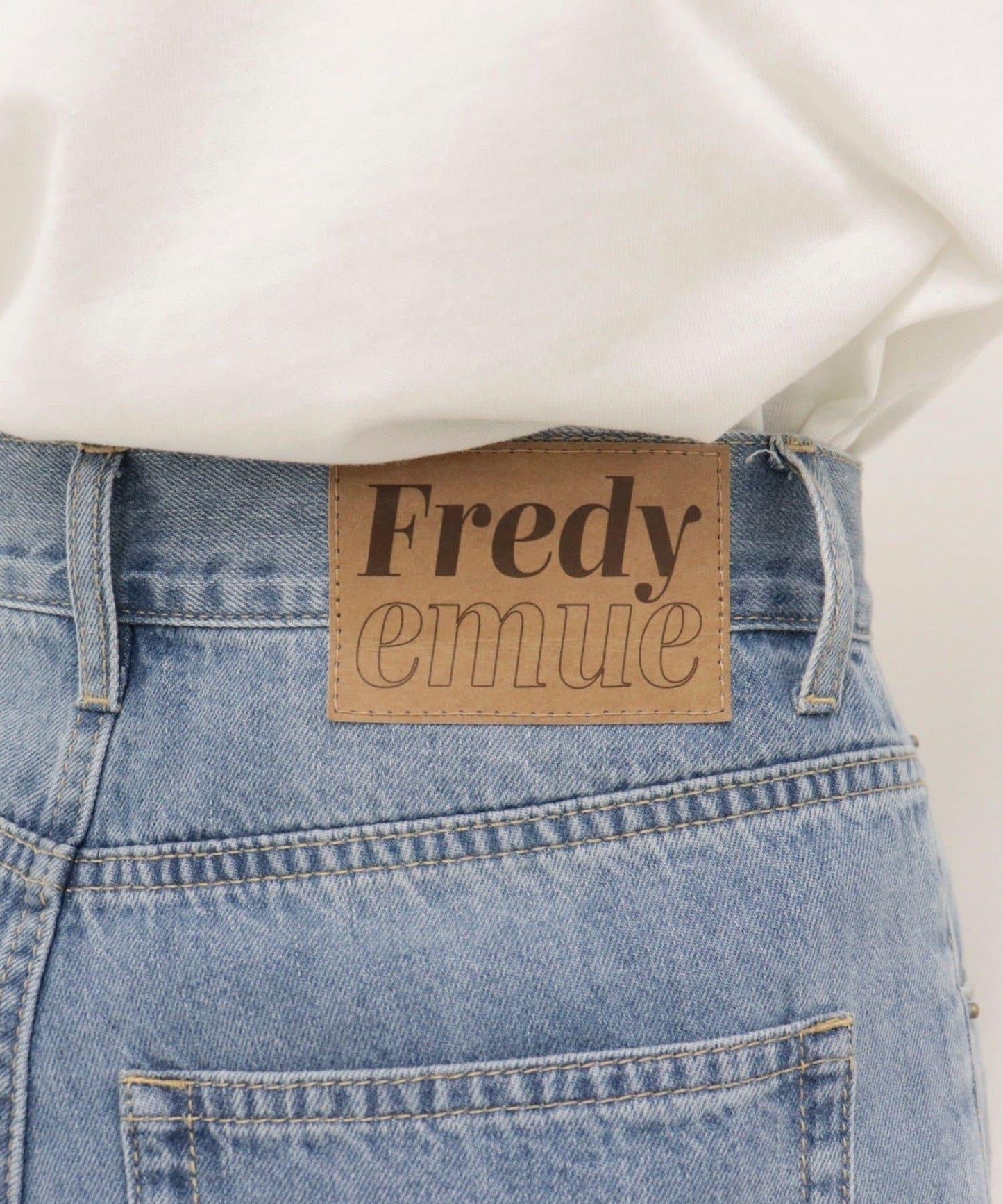 淺色直筒 BASIC STRAIGHT LIGHT DENIM 牛仔褲
