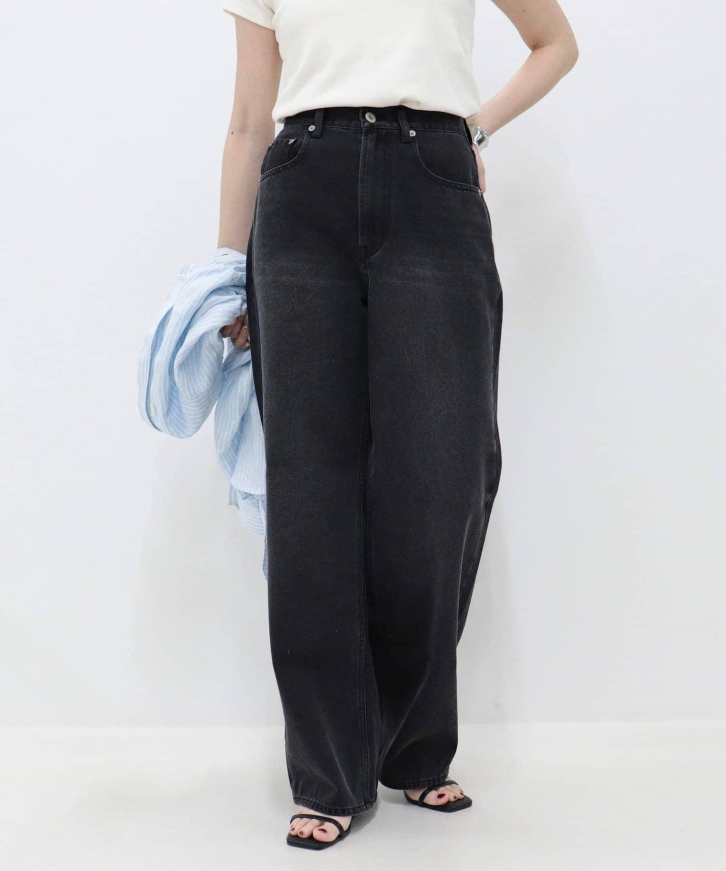 淺色直筒 BASIC STRAIGHT LIGHT DENIM 牛仔褲