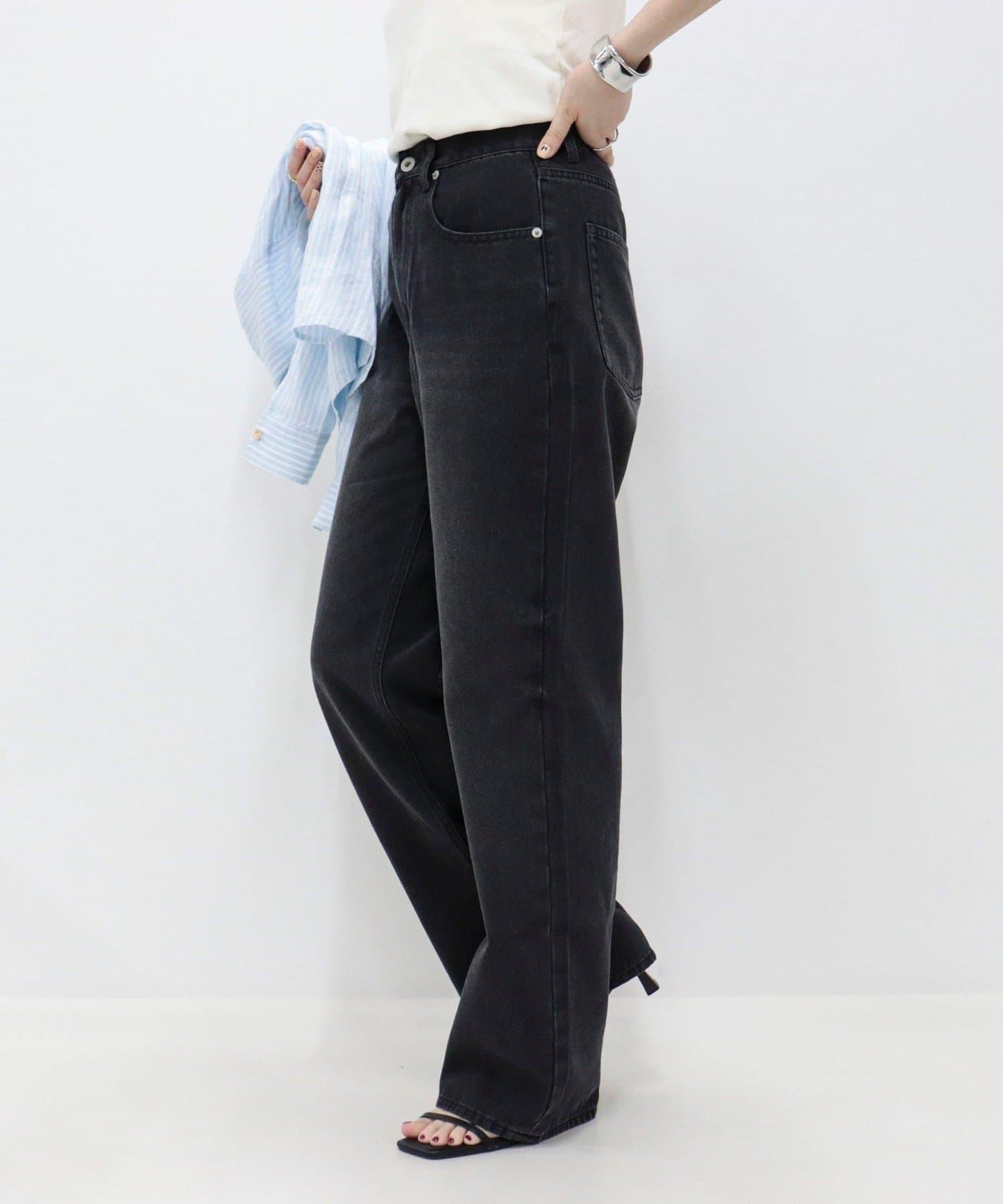 淺色直筒 BASIC STRAIGHT LIGHT DENIM 牛仔褲