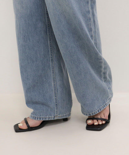 淺色直筒 BASIC STRAIGHT LIGHT DENIM 牛仔褲