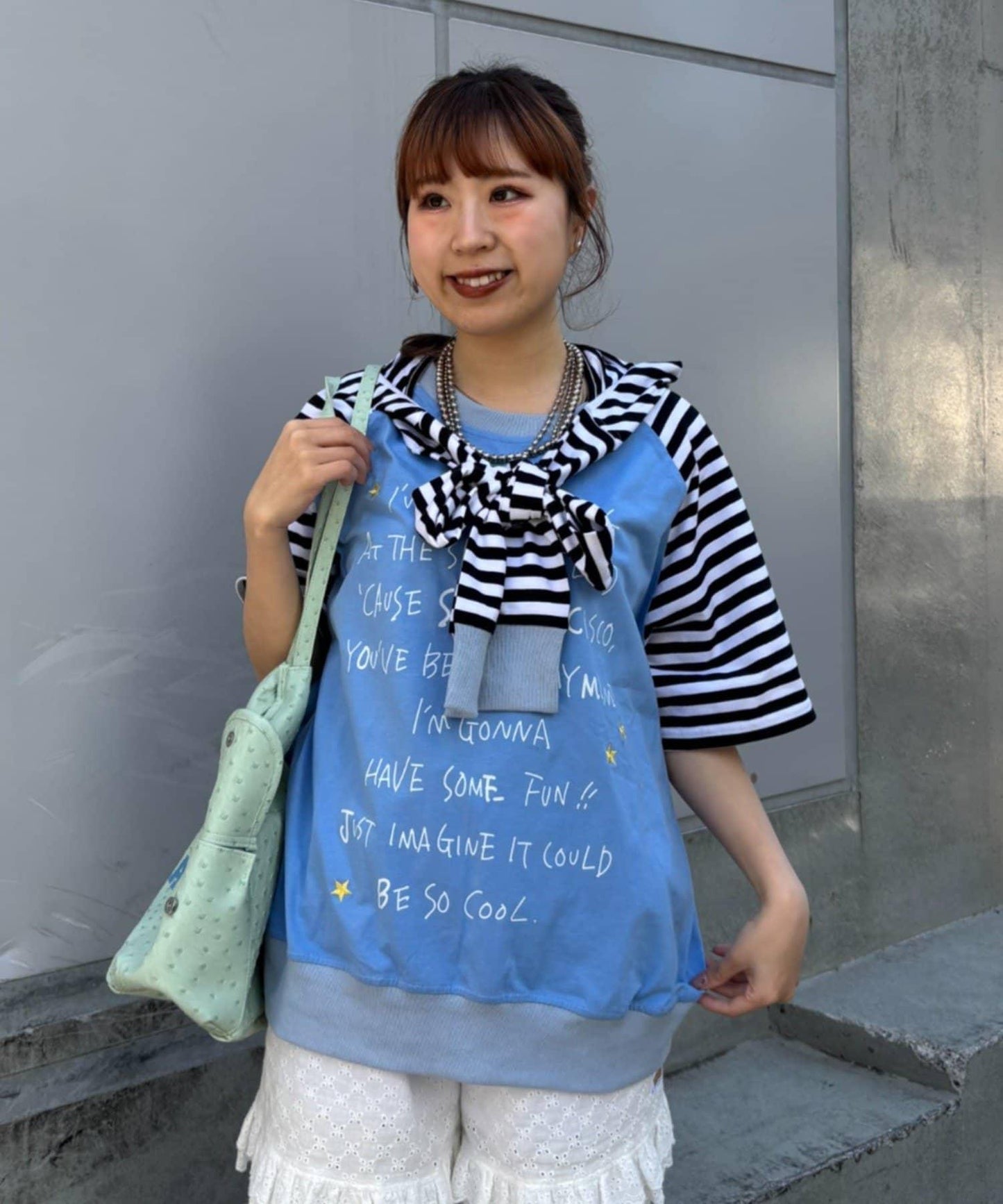 HELLO.SANFRANCISCO × momo聯名 帶帽繩設計 插肩T恤