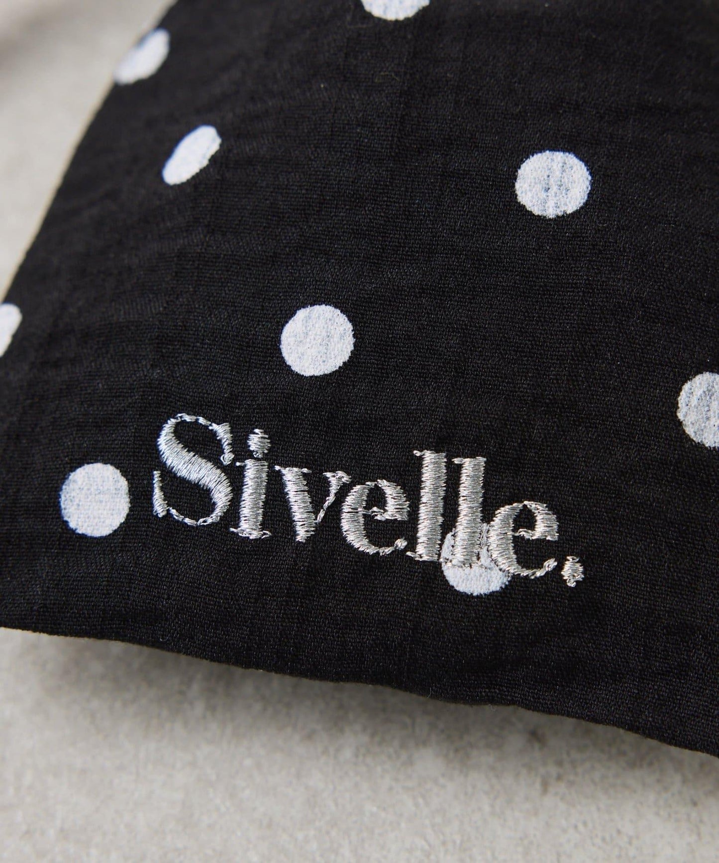 Sivelle. Silver925 橡膠手鍊