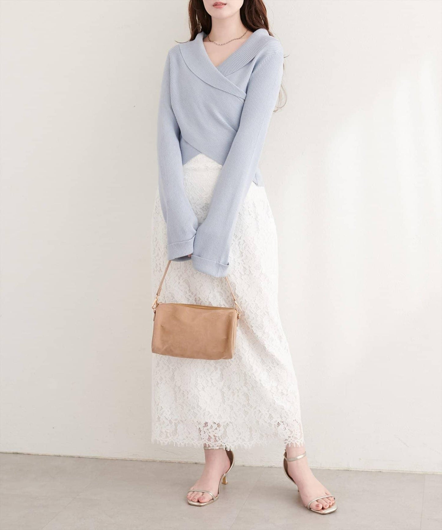 交叉領喇叭袖針織上衣