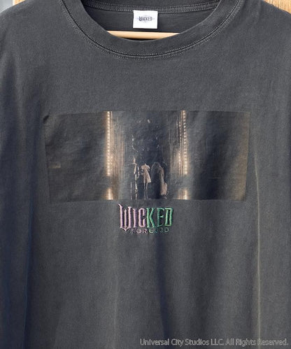 WICKED（魔法壞女巫） 場景印花T恤