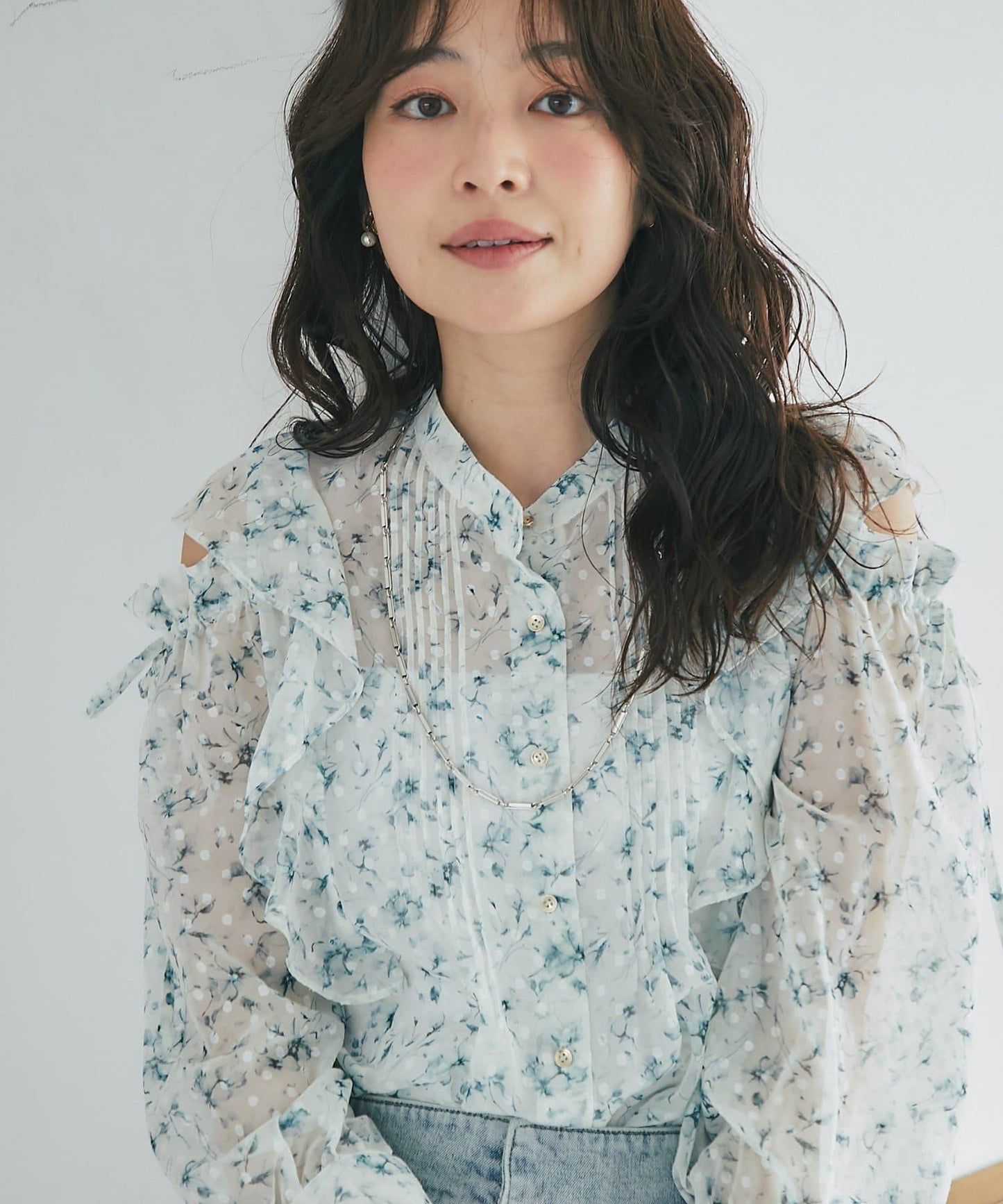 花卉印花剪花提花露肩上衣