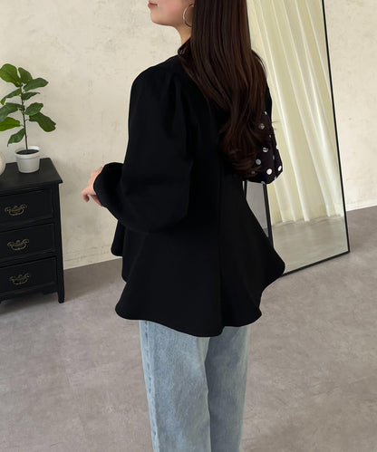 泡泡袖 下襬荷葉拼接 上衣