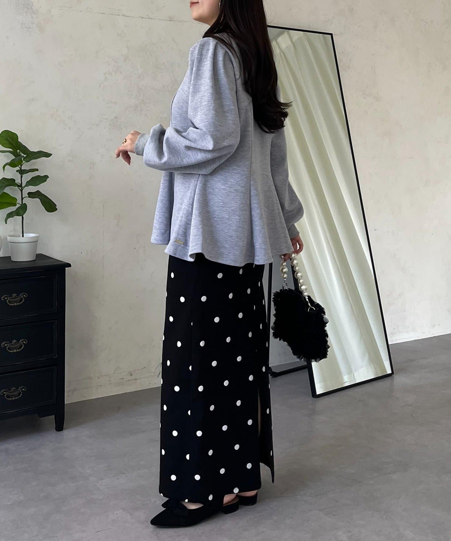 泡泡袖 下襬荷葉拼接 上衣