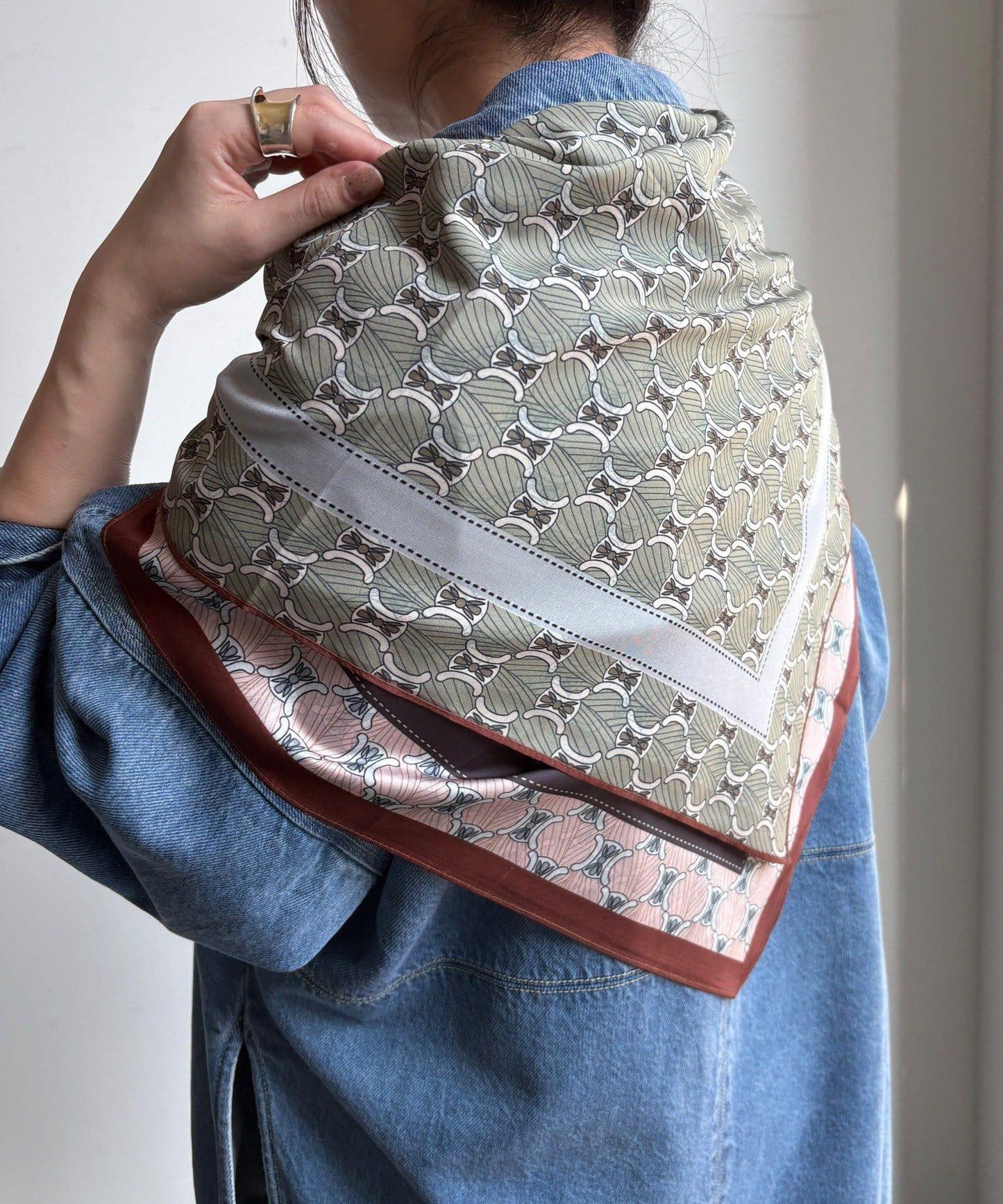 可雙面佩戴幾何圖案圍巾