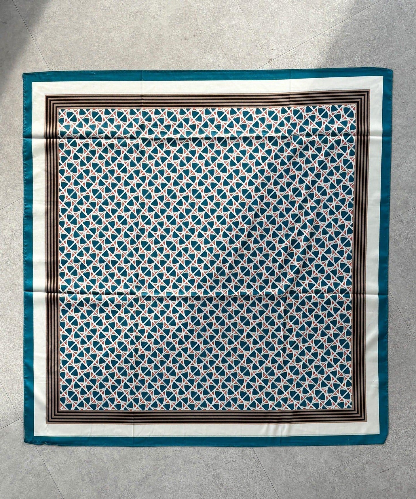 可雙面佩戴幾何圖案圍巾